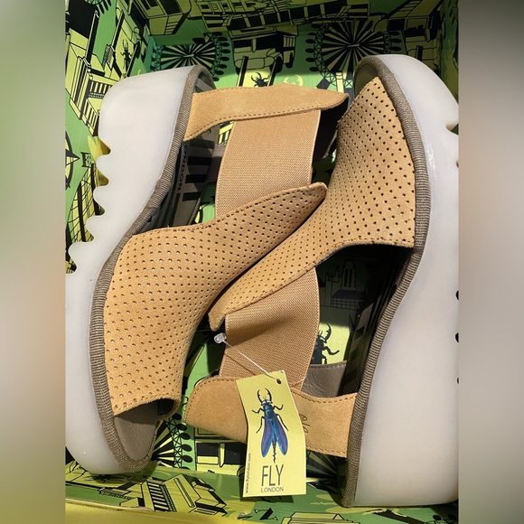 FLY LONDON WOMEN'S BIGA412FLY LIGHTWEIGHT WEDGE ROUND TOE PULL-ON SANDAL size 39 - Picture 3 of 6